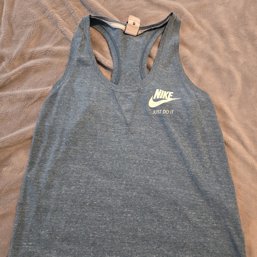 Nike women's workout tank top